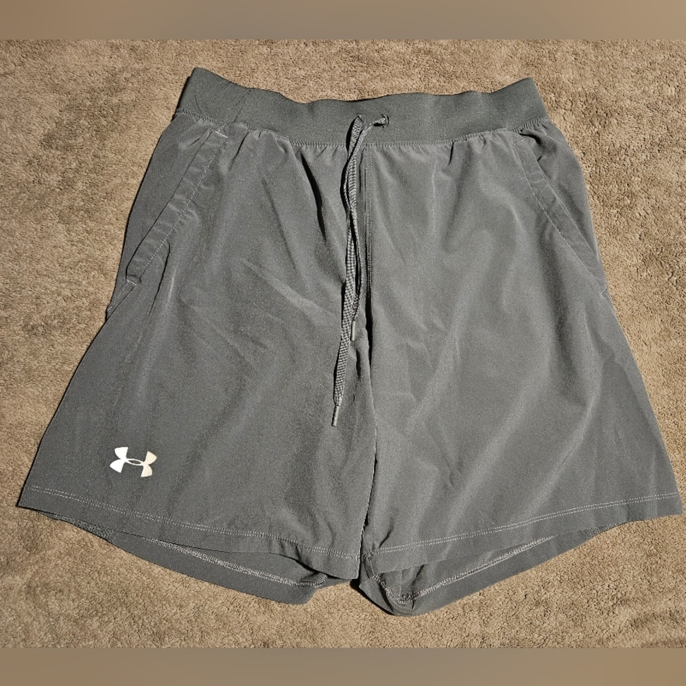 Under Armour - Men's Shorts w/ liner - Gray